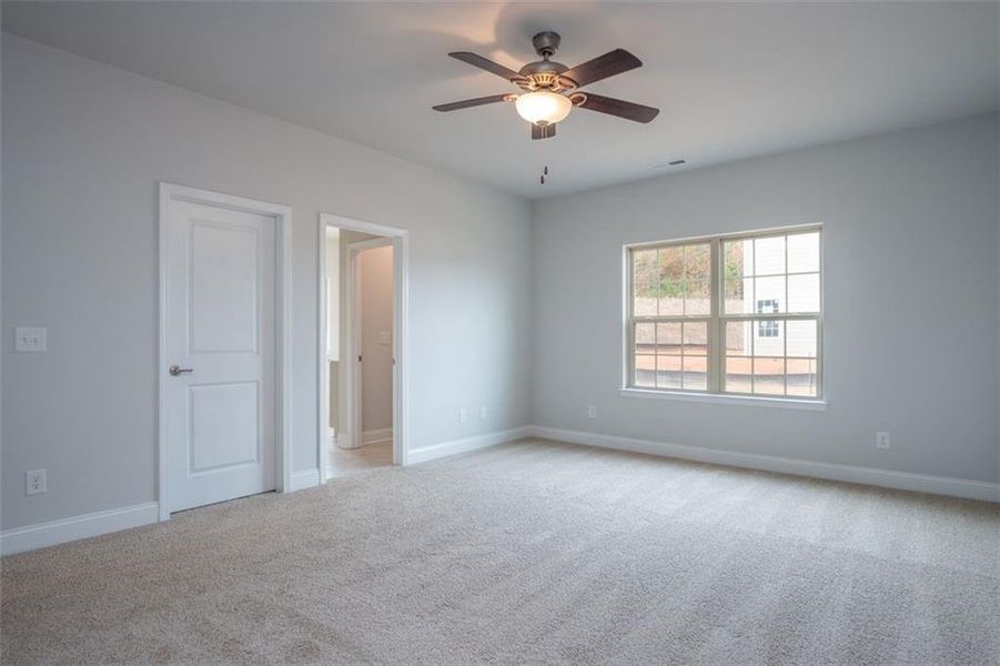Spacious, unfurnished interior of a new home in Mirror Lake at South Harbour, Villa Rica (Image 20). Spacious, unfurnished interior of a new home in Mirror Lake at South Harbour, Villa Rica (Image 20).