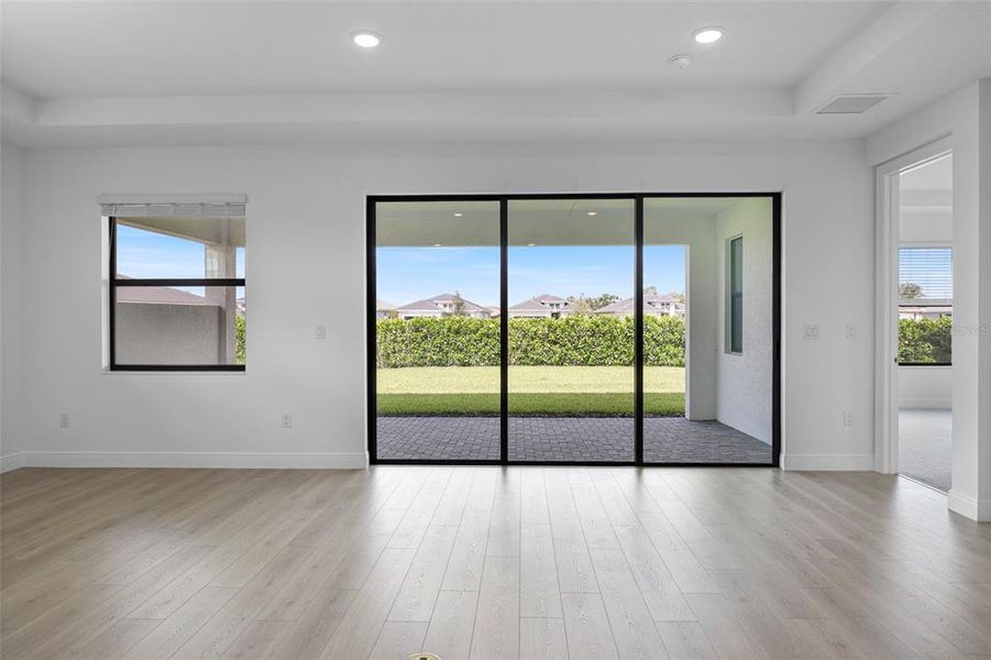 Spacious, unfurnished interior of a new home in Cresswind Lakewood Ranch, Lakewood Ranch (Image 39). Spacious, unfurnished interior of a new home in Cresswind Lakewood Ranch, Lakewood Ranch (Image 39).