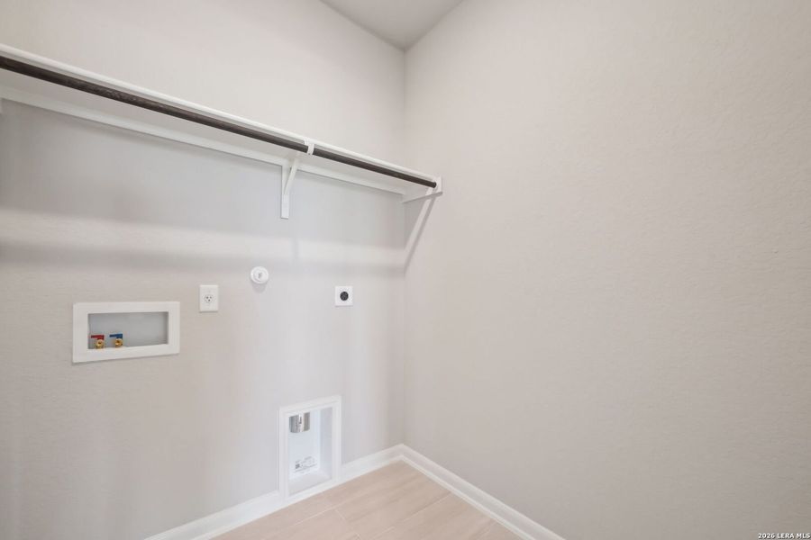 Spacious, unfurnished interior of a new home in Legendary Trails - Premier Series, Cibolo (Image 30).