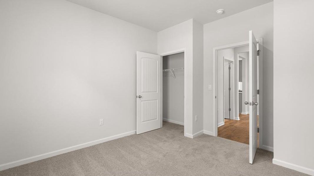 Spacious, unfurnished interior of a new home in Falcon Landing, Gainesville (Image 26).