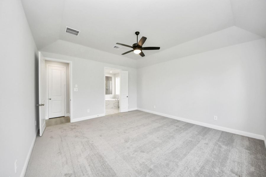 Spacious, unfurnished interior of a new home in ARTAVIA: Hilltop Collection, Conroe (Image 31). Spacious, unfurnished interior of a new home in ARTAVIA: Hilltop Collection, Conroe (Image 31).