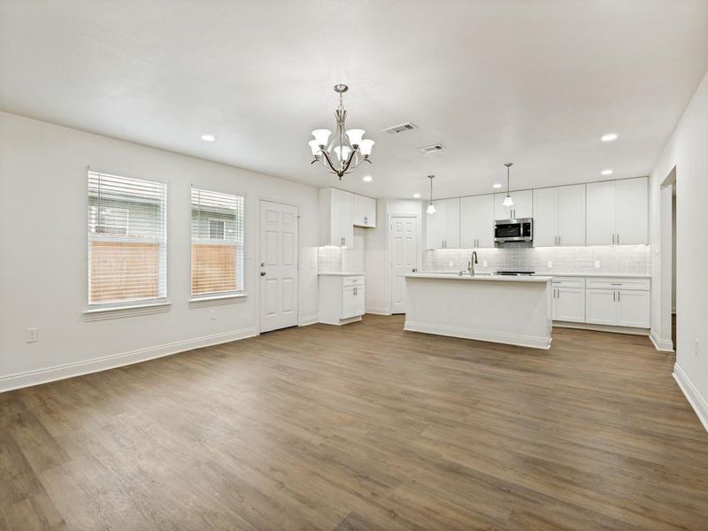 Spacious, unfurnished interior of a new home in , Dallas (Image 14).