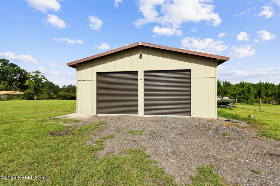 Exterior details and patio area of a home in , Hilliard (Image 24).