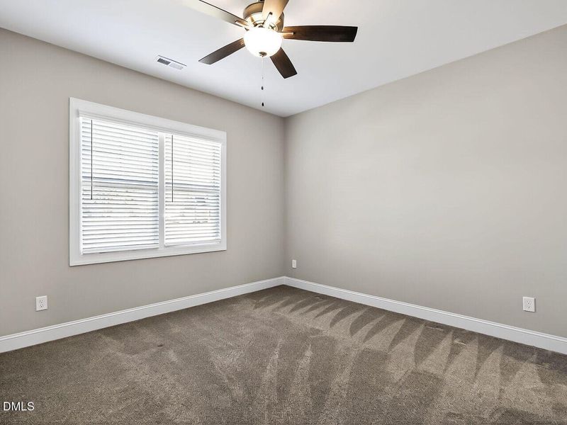 025-1280x960-bedroom 025-1280x960-bedroom