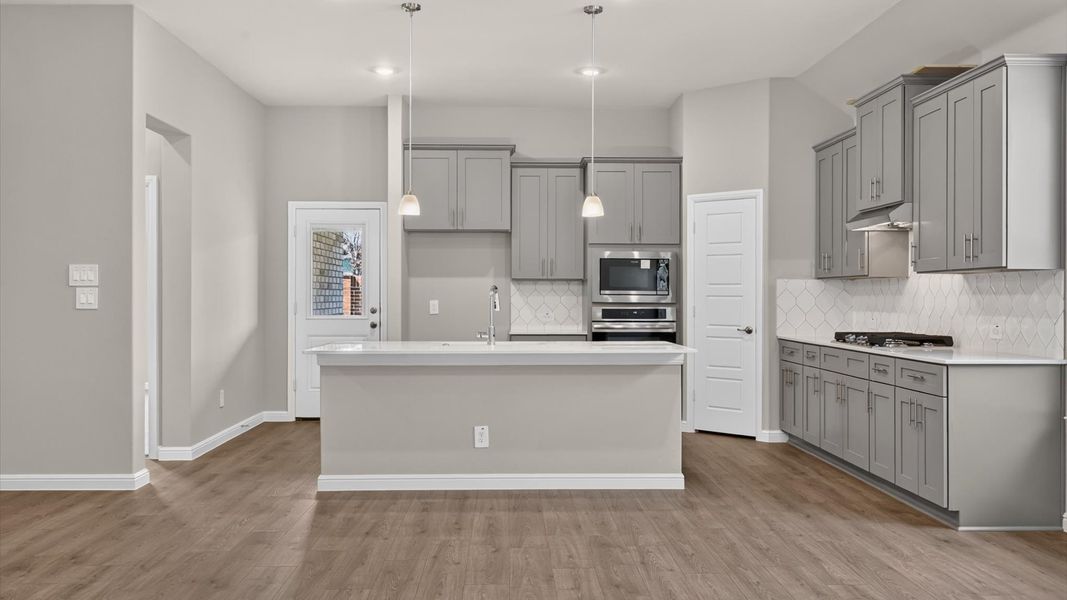 Furnished interior view inside a new home in Lakeview Pointe, Grand Prairie (Image 6).