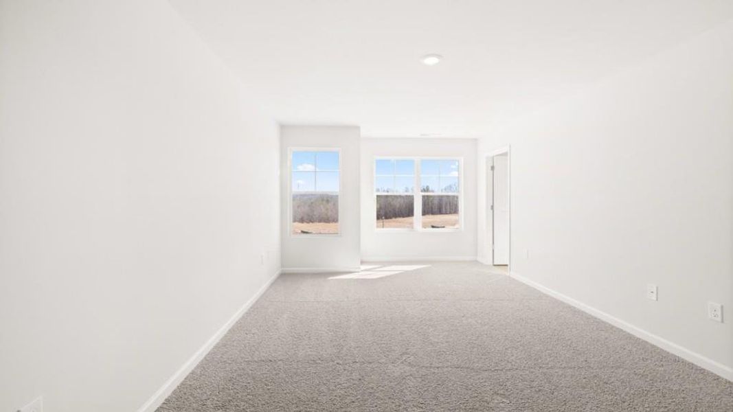 Spacious, unfurnished interior of a new home in Hughes Court, Dawsonville (Image 11).