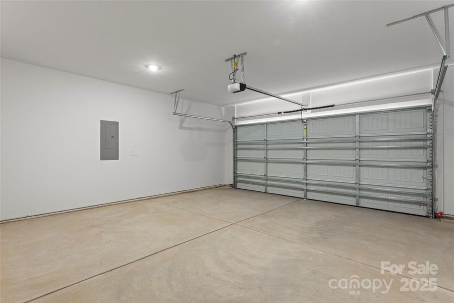 Spacious, unfurnished interior of a new home in Oxford Station, Salisbury (Image 37). Spacious, unfurnished interior of a new home in Oxford Station, Salisbury (Image 37).