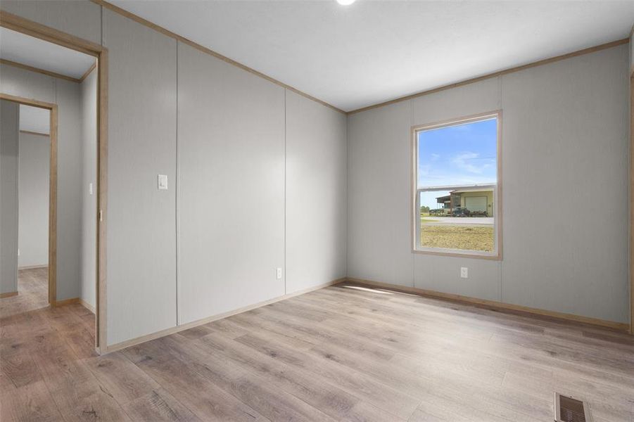 Spacious, unfurnished interior of a new home in , Howe (Image 17).