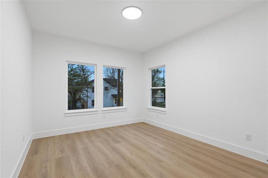 Spacious, unfurnished interior of a new home in , Dallas (Image 23).