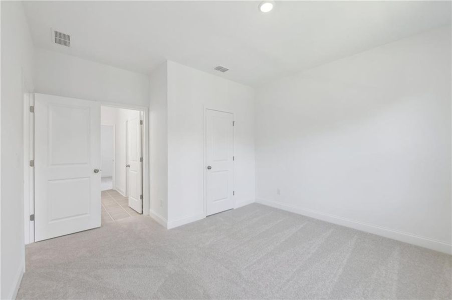 Spacious, unfurnished interior of a new home in Bailey Fence, Dacula (Image 56).