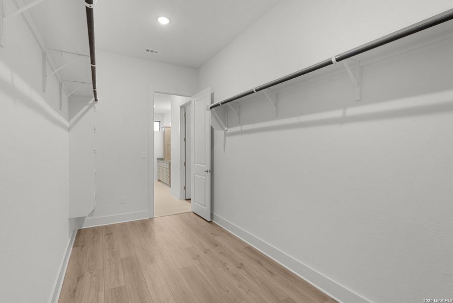 Spacious, unfurnished interior of a new home in El Sonido at Campanas, San Antonio (Image 23). Spacious, unfurnished interior of a new home in El Sonido at Campanas, San Antonio (Image 23).