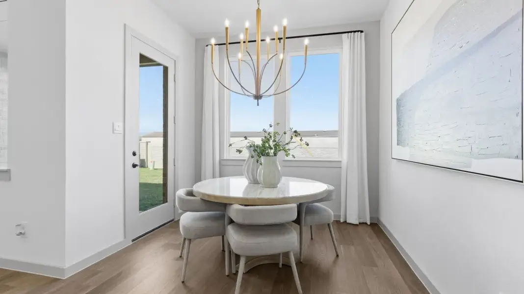 Representative furnished interior of a home built from the Avery by D.R. Horton in Alexander 65' Homesites, Pearland (Image 13).