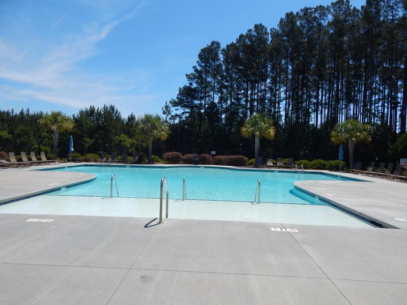 Community amenities in , Summerville (Image 21).