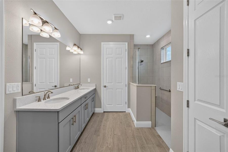 Furnished interior view inside a new home in , Ocala (Image 9).
