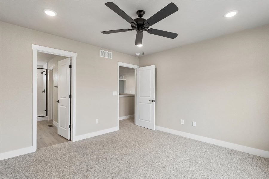 Spacious, unfurnished interior of a new home in Aspen Meadows-4, Colorado Springs (Image 32). Spacious, unfurnished interior of a new home in Aspen Meadows-4, Colorado Springs (Image 32).