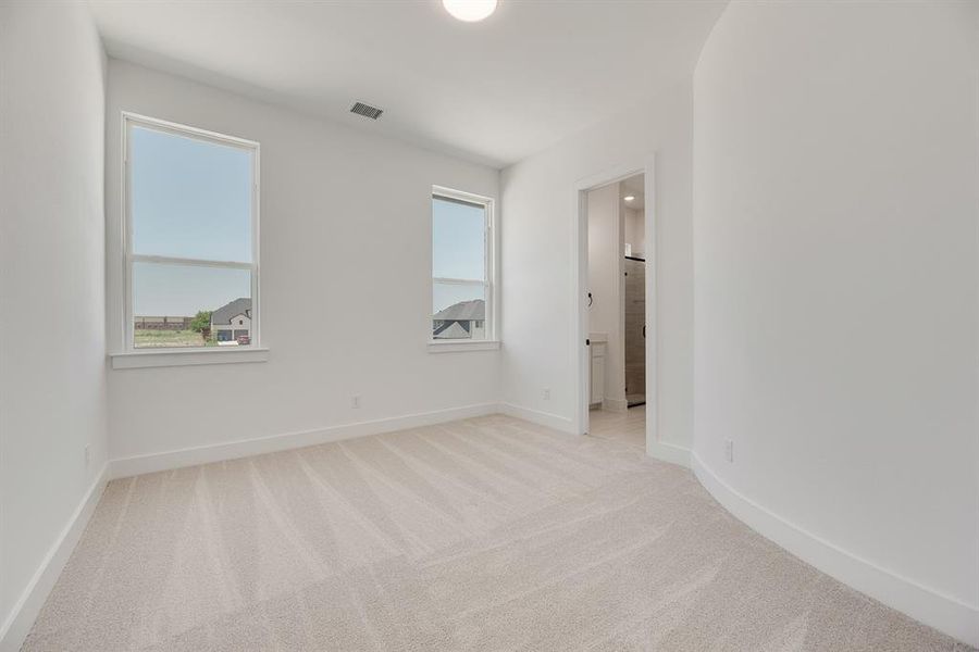 Spacious, unfurnished interior of a new home in Hillside Village, Celina (Image 27).