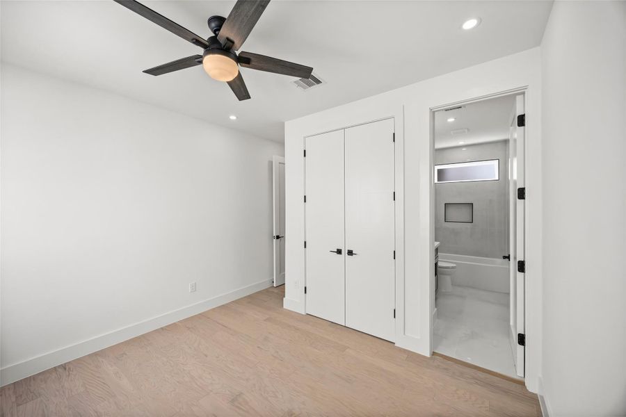 Spacious, unfurnished interior of a new home in , Houston (Image 15).