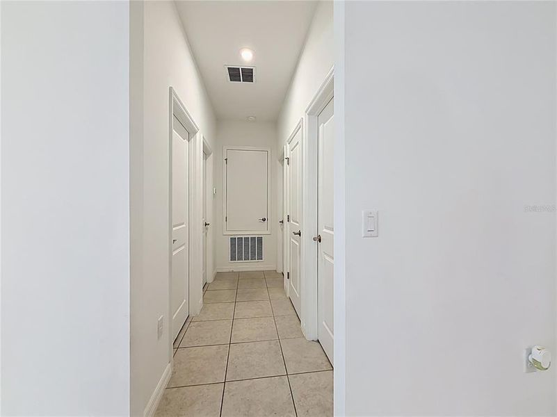 Spacious, unfurnished interior of a new home in , Mascotte (Image 28).