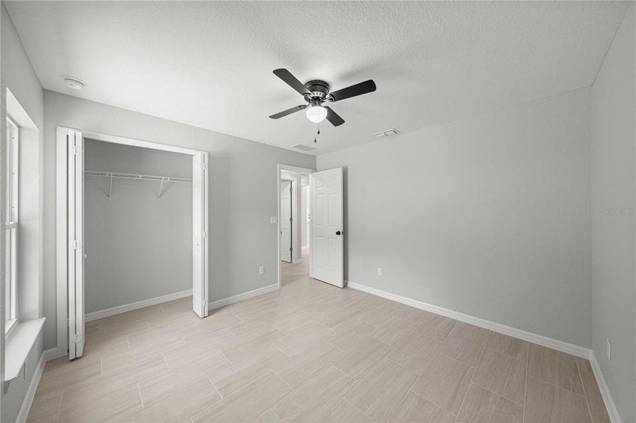 Spacious, unfurnished interior of a new home in , Dunnellon (Image 15).