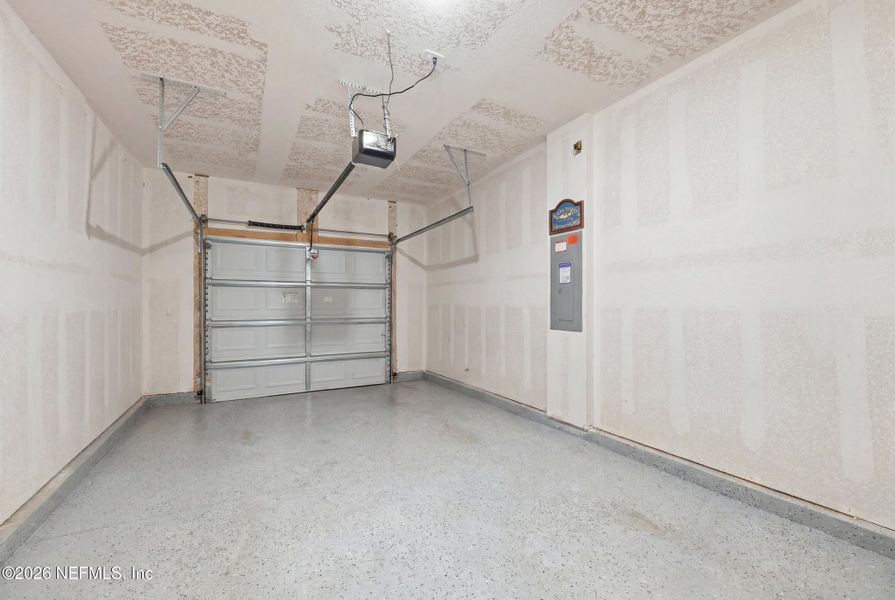 Spacious, unfurnished interior of a new home in , St. Augustine (Image 19).