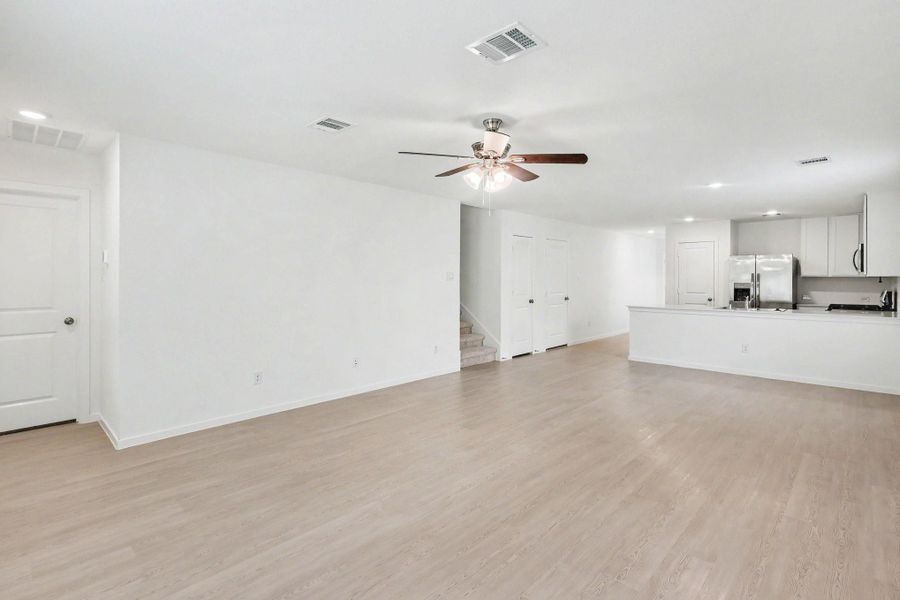Spacious, unfurnished interior of a new home in Hill and Dale Ranch, Splendora (Image 8).
