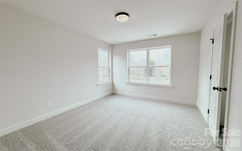 Spacious, unfurnished interior of a new home in , Harrisburg (Image 24).