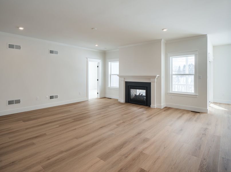 Representative unfurnished interior of a home built from the Woodford by Keystone Custom Homes in Lakestone Cove, Belmont (Image 10).