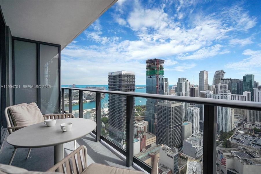 Condo located in Miami, FL showcasing its design and architecture (Image 19).