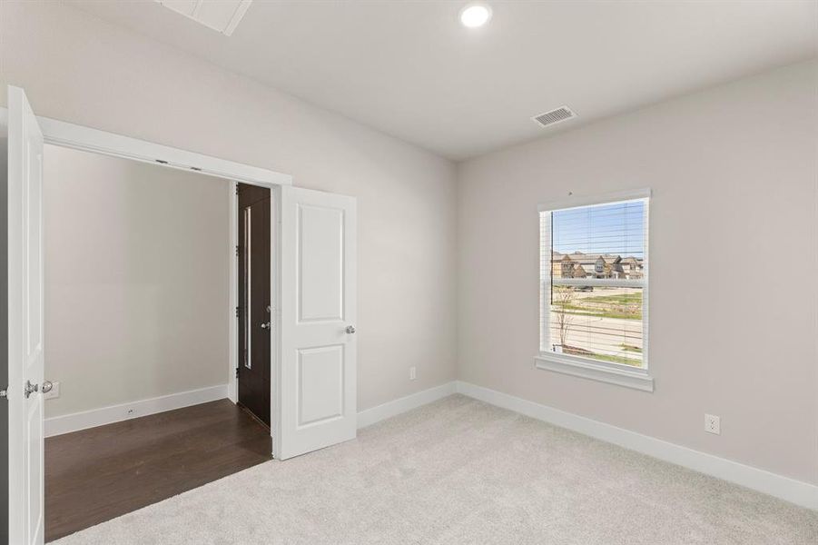 Spacious, unfurnished interior of a new home in Solterra, Mesquite (Image 17).