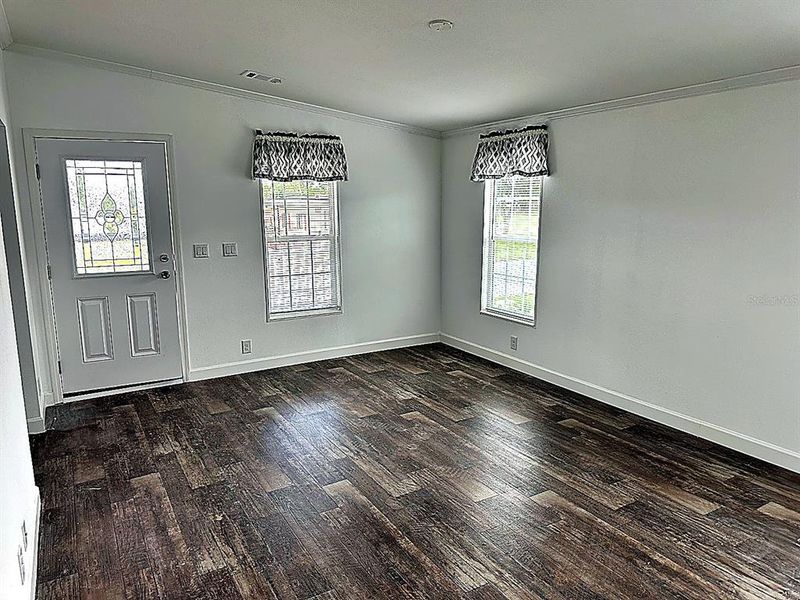 Spacious, unfurnished interior of a new home in , Zellwood (Image 5).