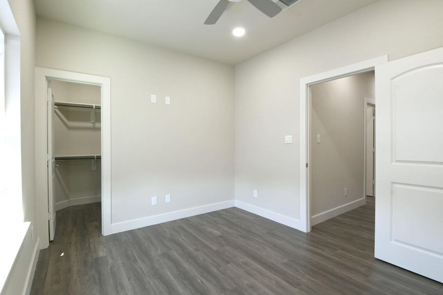 Spacious, unfurnished interior of a new home in , Houston (Image 22).