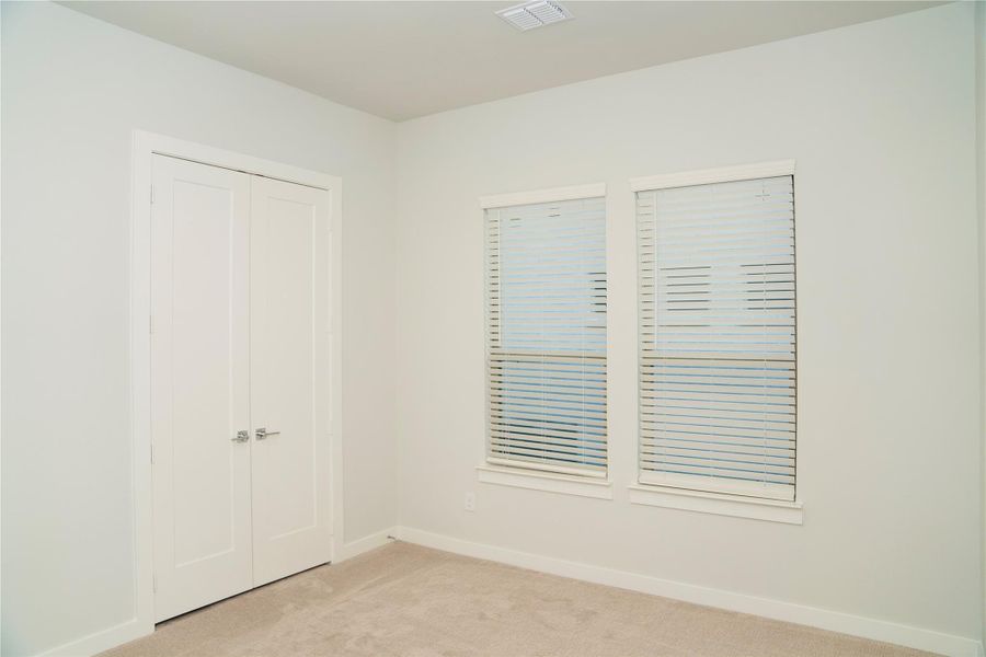 Spacious, unfurnished interior of a new home in Painted Tree, McKinney (Image 8).