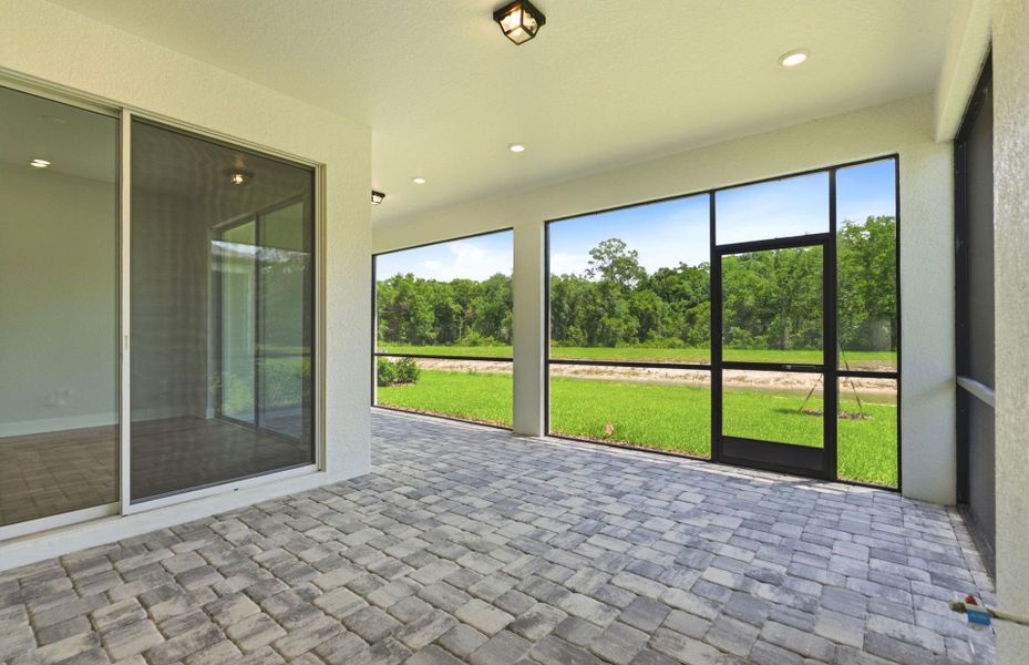 Exterior details and patio area of a home in Del Webb River Reserve, Spring Hill (Image 4).