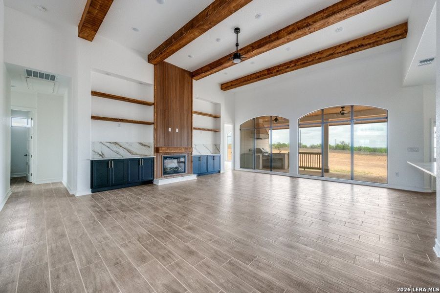 Spacious, unfurnished interior of a new home in , Floresville (Image 13).