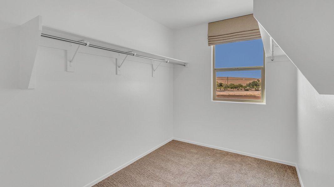 Spacious, unfurnished interior of a new home in Hanson Ridge, Vail (Image 24).