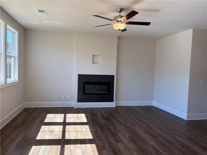Spacious, unfurnished interior of a new home in , Marietta (Image 7).