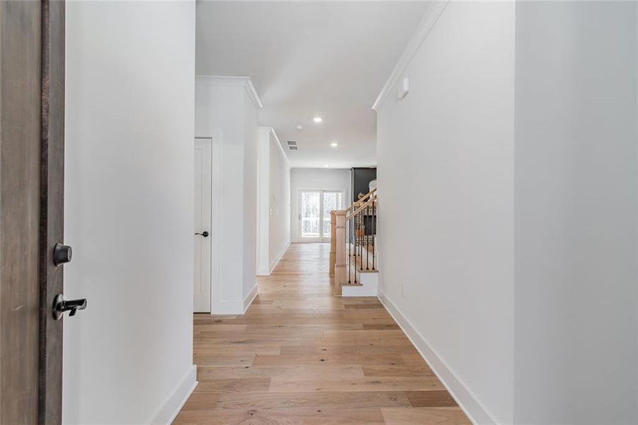 Spacious, unfurnished interior of a new home in , Gainesville (Image 43).