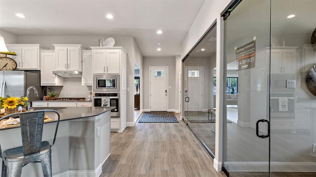 Furnished interior view inside a new home in Eagle Creek, Denton (Image 9).