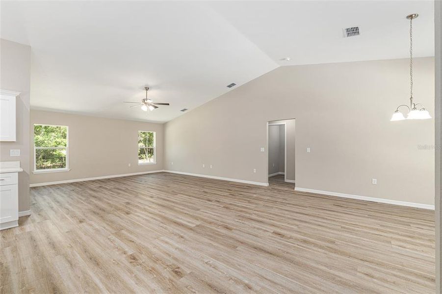 Spacious, unfurnished interior of a new home in , Dunnellon (Image 20).