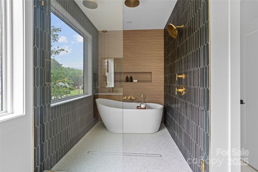 Image 40 of a home in .