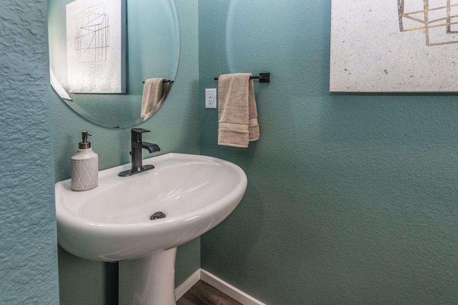 Representative interior finishes for a home built from the Twain by Hartford Homes in Trailside, Timnath (Image 23).