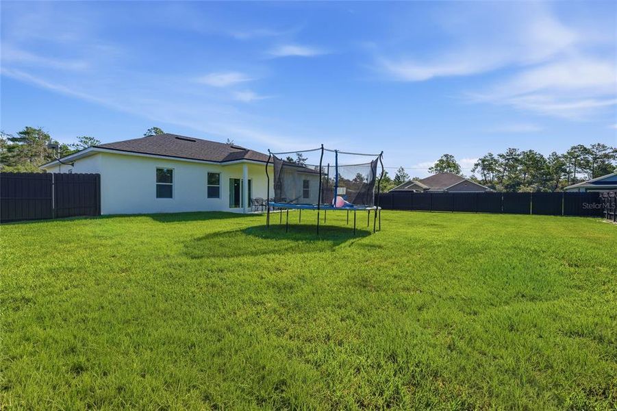 Exterior details and patio area of a home in , Ocklawaha (Image 3).