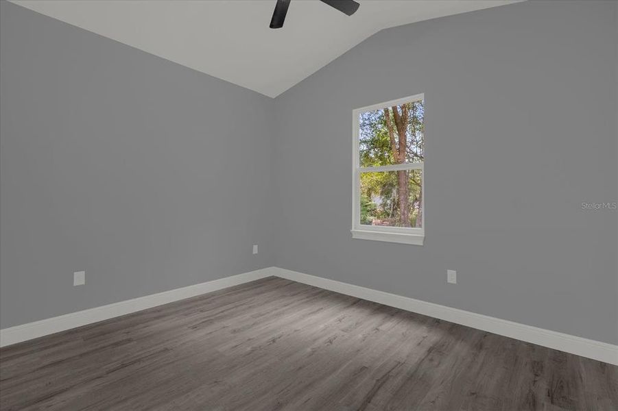 Spacious, unfurnished interior of a new home in , Deland (Image 24).