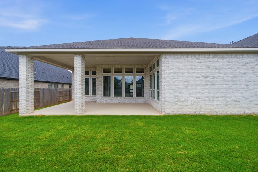 Exterior details and patio area of a home in Audubon 60′, Magnolia (Image 3). Exterior details and patio area of a home in Audubon 60′, Magnolia (Image 3).