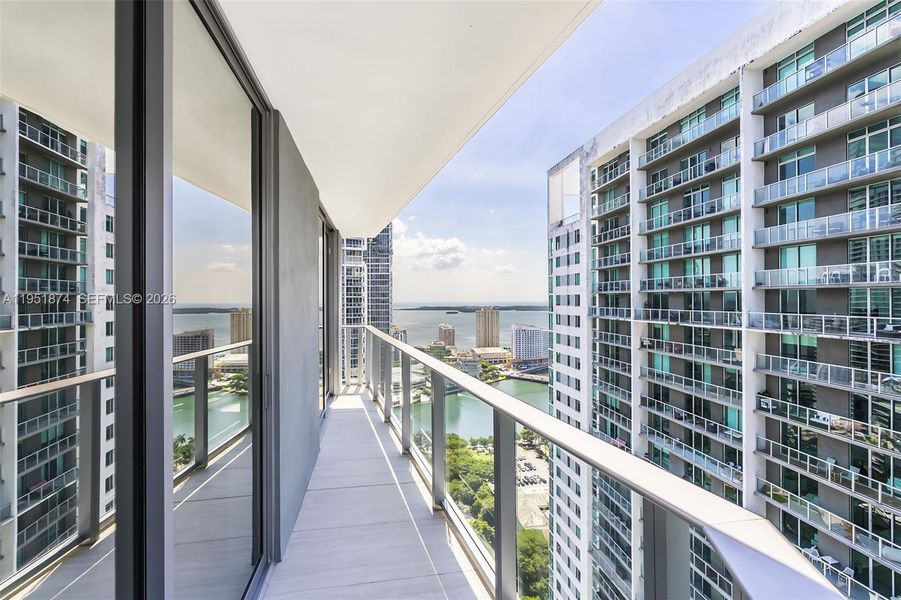 Condo located in Miami, FL showcasing its design and architecture (Image 28).