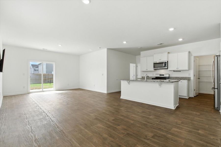 Spacious, unfurnished interior of a new home in , Summerville (Image 24).