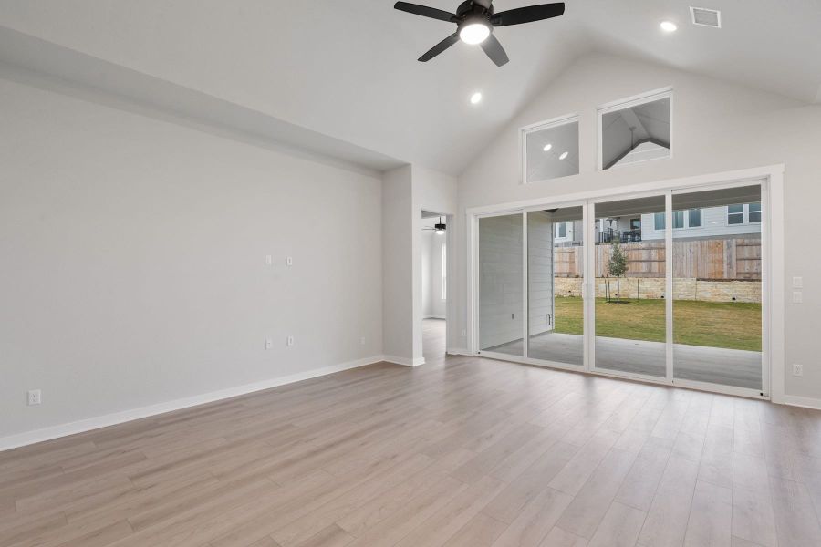 Spacious, unfurnished interior of a new home in Lariat, Liberty Hill (Image 34).