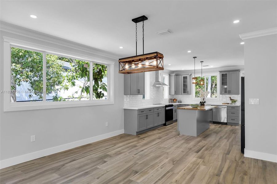 Furnished interior view inside a new home in , Key Largo (Image 19).