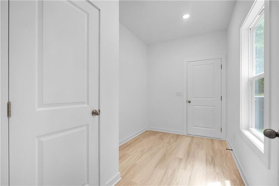 Spacious, unfurnished interior of a new home in , Atlanta (Image 33).
