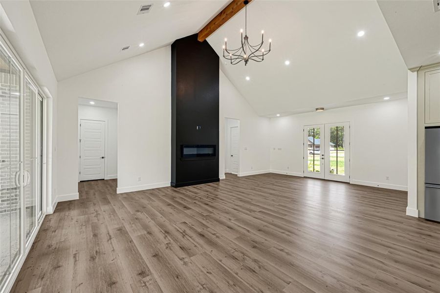 Spacious, unfurnished interior of a new home in , Conroe (Image 17).